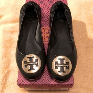 Tory Burch brand new flat shoes included dust bag & box